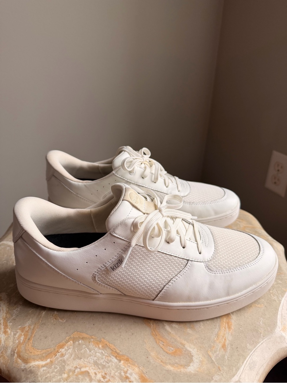 Kizik Oslo Men's 12 US White Slip-On Lace-Up Sneakers